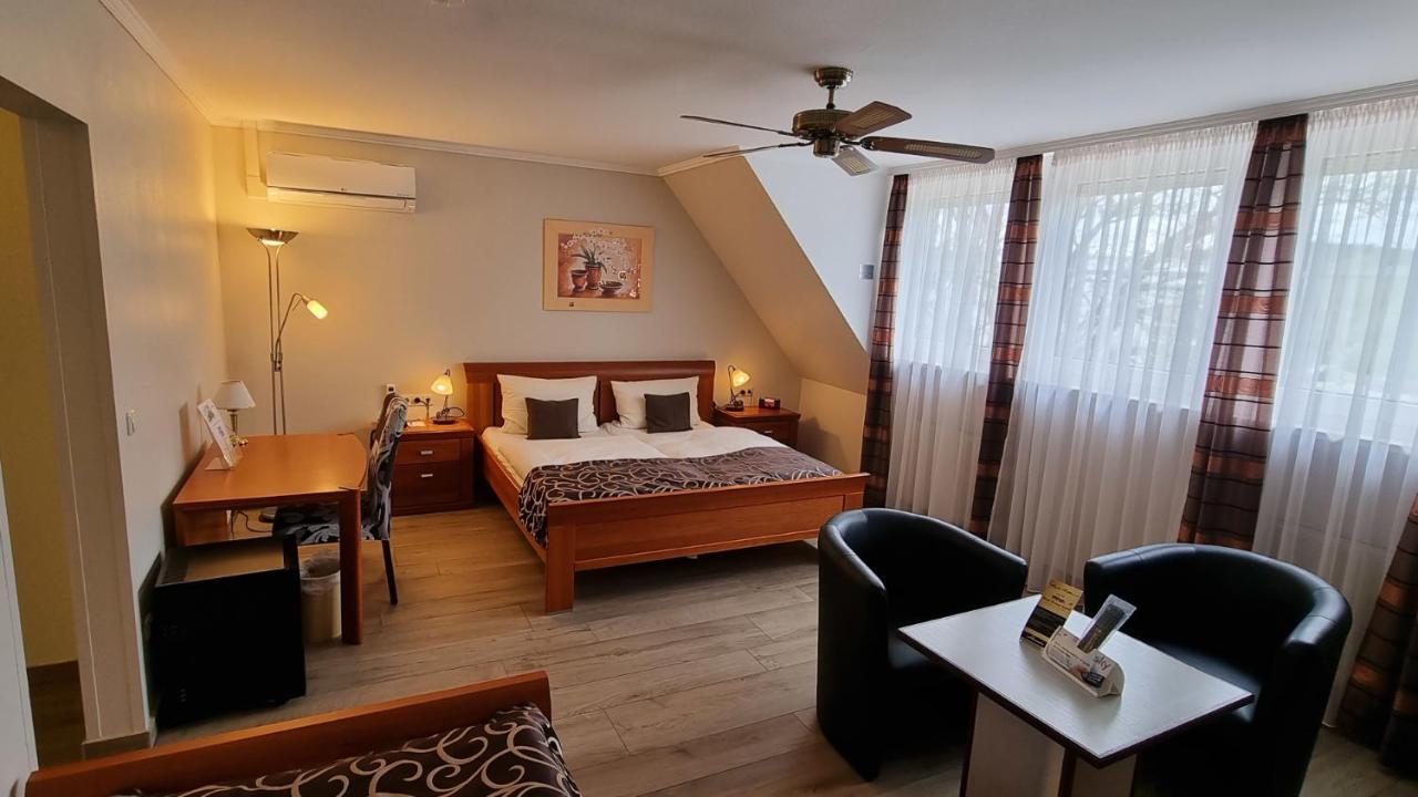 Hotel Rhoener Land Garni - Bed & Breakfast Oberthulba Dış mekan fotoğraf