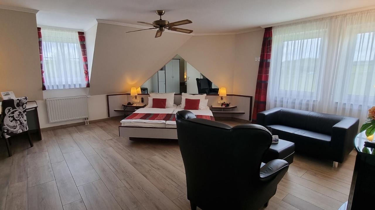 Hotel Rhoener Land Garni - Bed & Breakfast Oberthulba Dış mekan fotoğraf