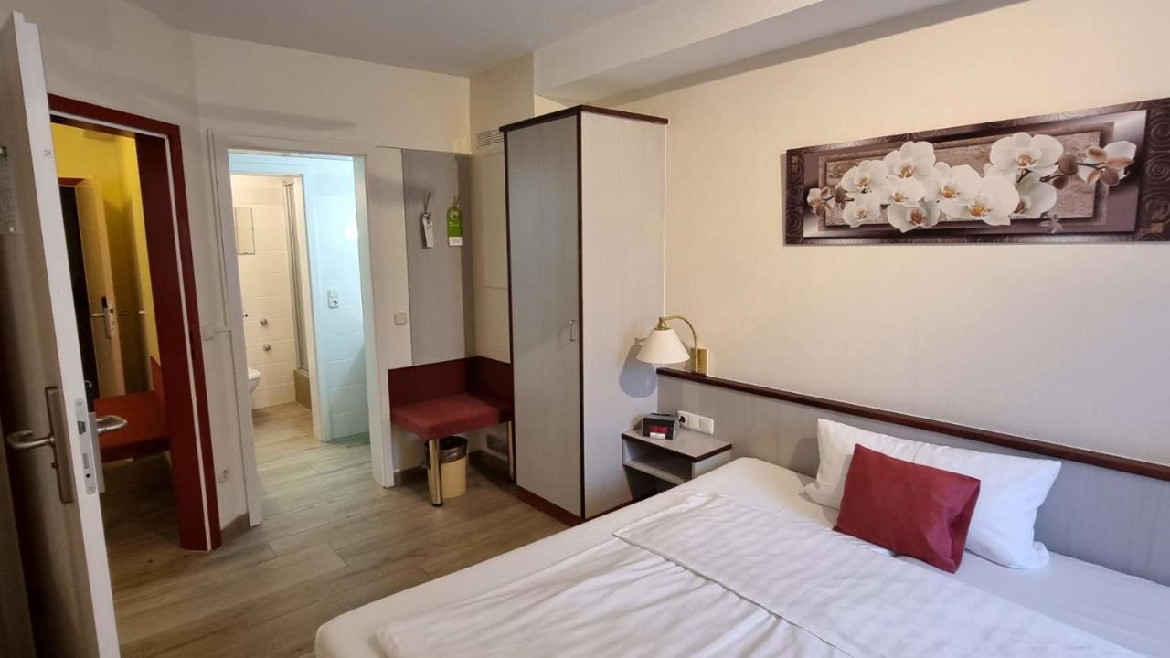 Hotel Rhoener Land Garni - Bed & Breakfast Oberthulba Dış mekan fotoğraf