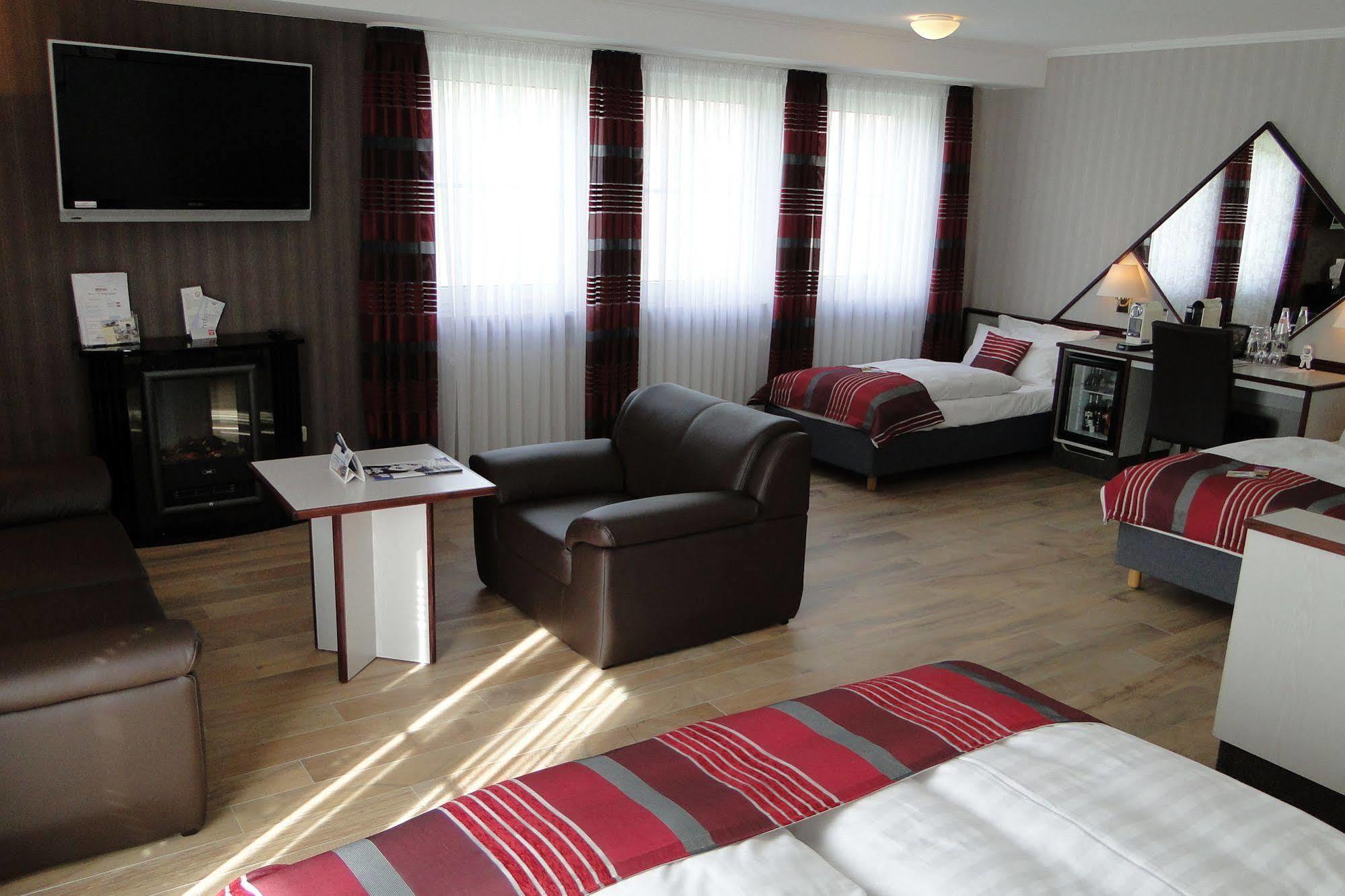 Hotel Rhoener Land Garni - Bed & Breakfast Oberthulba Dış mekan fotoğraf