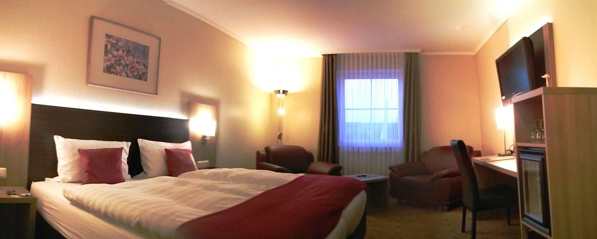 Hotel Rhoener Land Garni - Bed & Breakfast Oberthulba Dış mekan fotoğraf